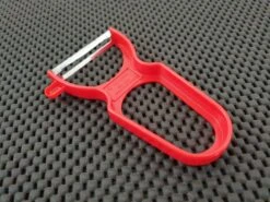 ProTooling | Japanese Vegetable Peeler 10 ProTooling | Japanese Vegetable Peeler -Profil Optik Salgsbutik JapanesePeeler 05