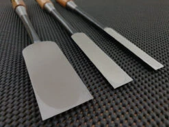Nomikatsu Shirogami | Anaya Nomi (Deep-Cut Chisel)- 3 Piece Set 13 Nomikatsu Shirogami | Anaya Nomi (Deep-Cut Chisel)- 3 Piece Set -Profil Optik Salgsbutik JapaneseWoodworkingChisels 005