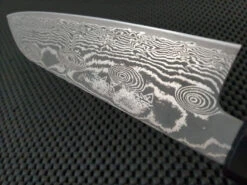 Ryusen Bonten Unryu | 175 Santoku Knife -Profil Optik Salgsbutik RyusenJapan BontenunryuKAI175mmSantokuKnife04 a6331a7d e507 4d9d 9cc0 ad64b0af8dd7