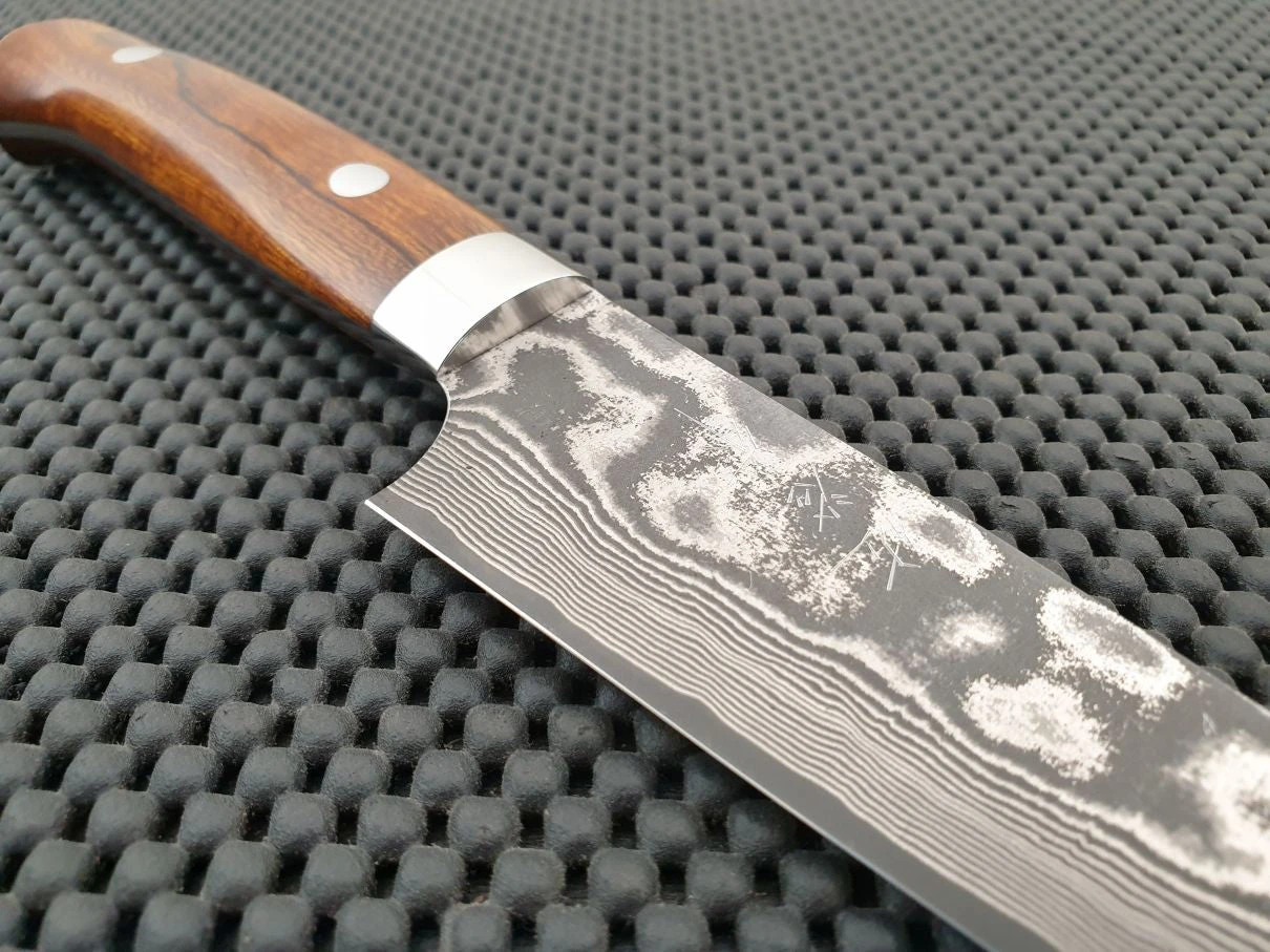 Takeshi Saji | Nickel Damascus 150mm Petty Knife (Iron Wood) 8 Takeshi Saji | Nickel Damascus 150mm Petty Knife (Iron Wood) - Billede 6