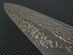 Takeshi Saji | Gold Damascus 270 Sujihiki Knife 13 Takeshi Saji | Gold Damascus 270 Sujihiki Knife -Profil Optik Salgsbutik SajiGoldGyutoKnife 005 ff67dfc4 ed4a 4150 a924 24ac897c3232