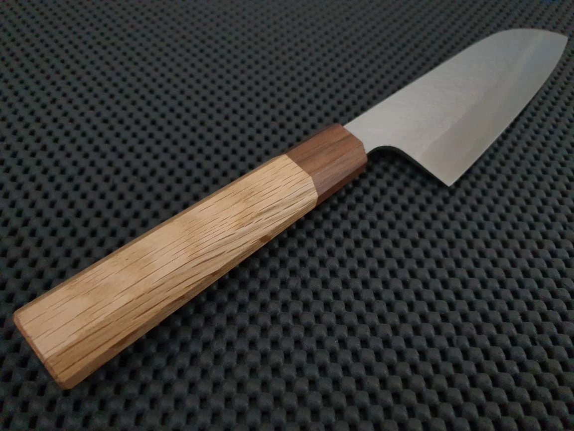 Takeshi Saji | SPG STRIX 180 Santoku Knife 5 Takeshi Saji | SPG STRIX 180 Santoku Knife - Billede 3