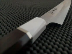 Sakai Takayuki Ginryu | 300mm Honyaki Kengata Yanagiba Knife 14 Sakai Takayuki Ginryu | 300mm Honyaki Kengata Yanagiba Knife -Profil Optik Salgsbutik SakaiTakayukiGinryu300mmHonyakiKengataYanagiba06