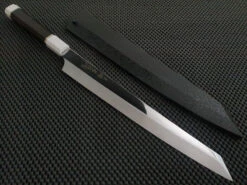 Sakai Takayuki Ginryu | 300mm Honyaki Kengata Yanagiba Knife 15 Sakai Takayuki Ginryu | 300mm Honyaki Kengata Yanagiba Knife -Profil Optik Salgsbutik SakaiTakayukiGinryu300mmHonyakiKengataYanagiba07