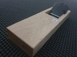 Tsunesaburo Kanna (Woodworking Plane) | Aogami - 48mm -Profil Optik Salgsbutik Tsunesaburo Aogami 48 Kanna Japanese Woodworking Plane 01