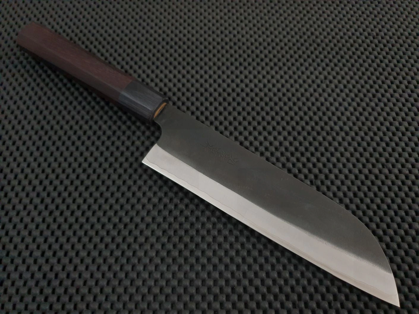 Yoshida Hamono ZDP Kurouchi | 180mm Santoku Knife 3 Yoshida Hamono ZDP Kurouchi | 180mm Santoku Knife
